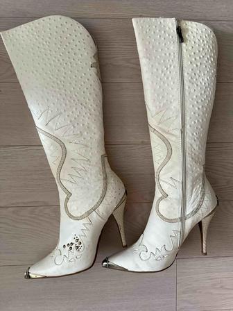 Продам кожаные женские сапоги