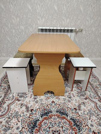 Продам кухонный стол
