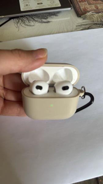 Продам наушники AirPods 3