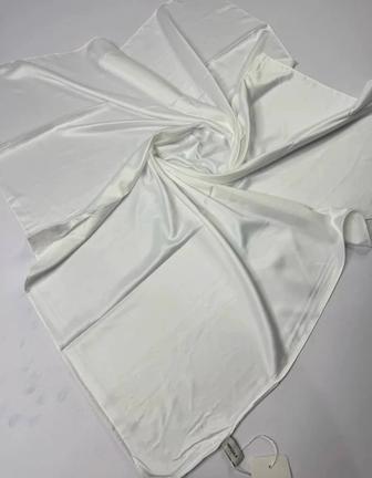 Шелковый белый платок