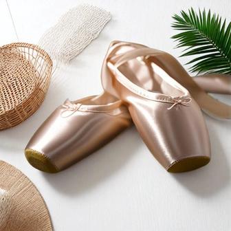 Продам пуанты 33 рр новые