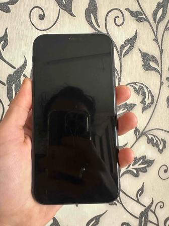 Продам айфон 11