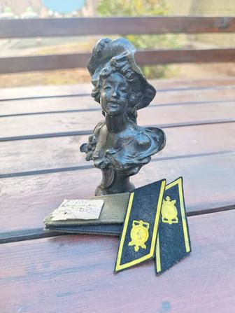 Старинный бюстик редкий