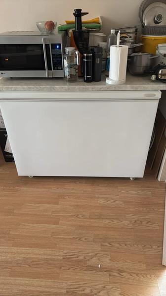 Продам морозильную камеру