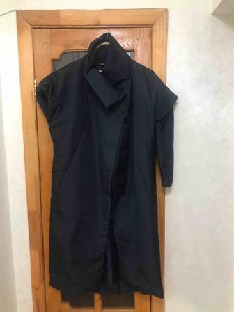 Продам куртка для теплой осени и весны удлиненный рукава снимается