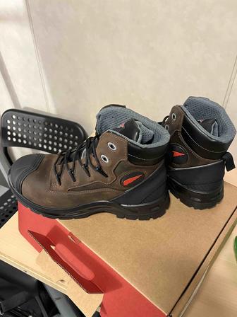 Продам спецобувь Red Wing. Размер 42