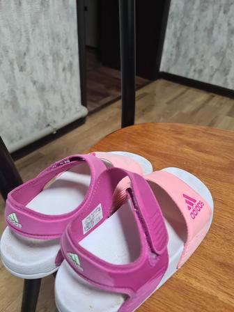Детские босоножки адидас
