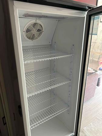 Продам аппарат для бизнеса и витринный холодильник