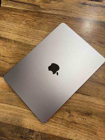 Продаю MacBook Air M2 8/256