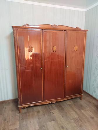 Шкаф плательный