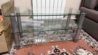 Стеклянная тумба под телевизор