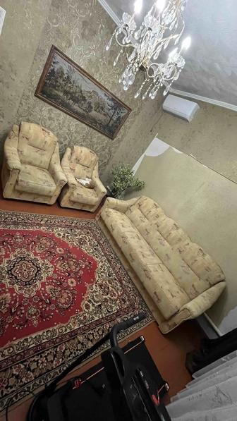 Продам раскладной диван и два кресла