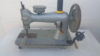 Швейная машинка 23 Класс Советская полностью в рабочем состоянии