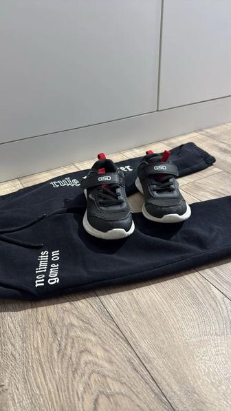 Отдаю кроссовки