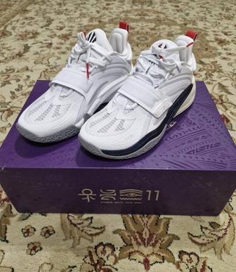 Продам баскетбольные кроссовки