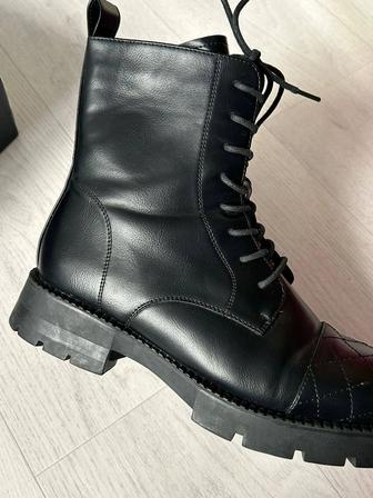 Продам зимние ботинки