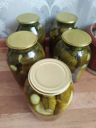 Продам банки с огурцами