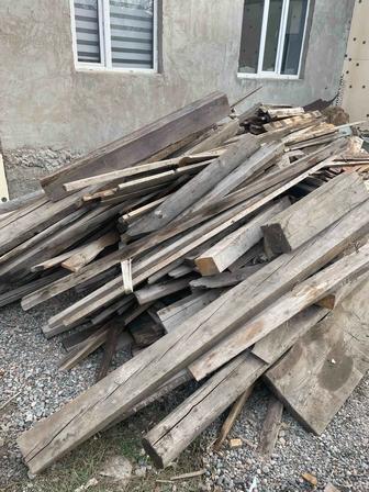 Дрова в большом количестве