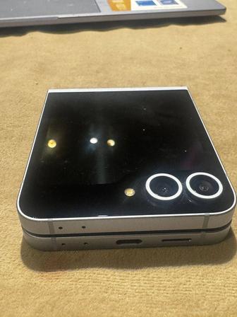 Samsung flip6 256 blue