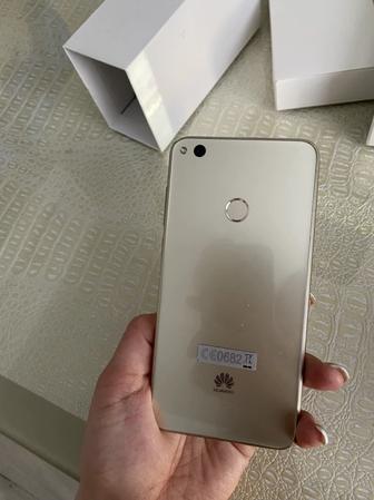 Продам смартфон Huawei p8 lite