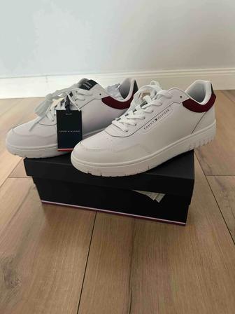 Продам кроссовки Tommy Hilfiger