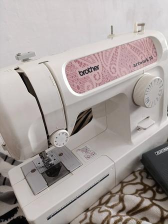 Продам швейную машину