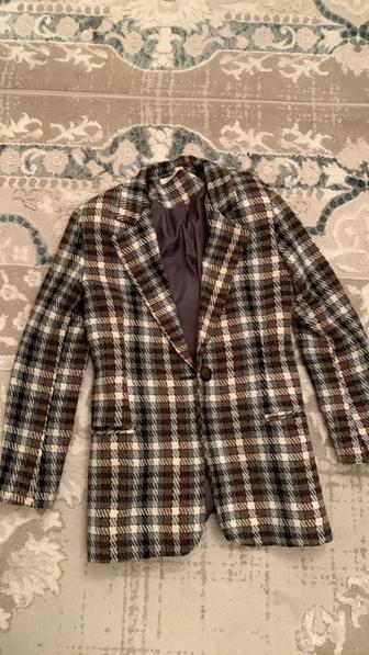 Твидовый пиджак М размера
