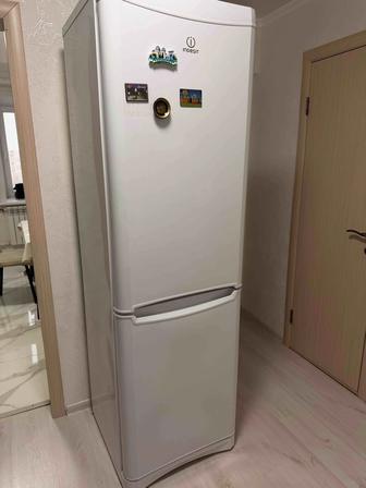 Продажи холодильник б/у