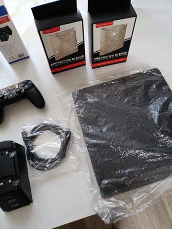 Продам PlayStation 4 slim