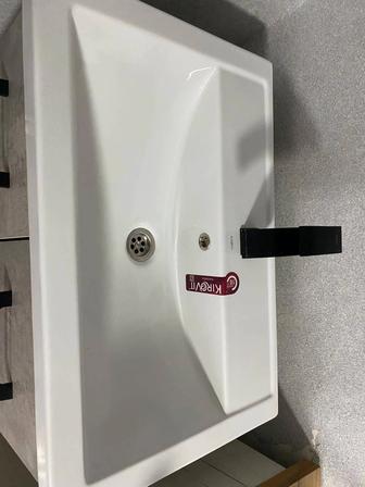 Продам раковина с тумбой польный комплект