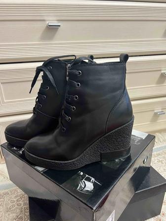 Сапоги зимние, натуральная кожа, 35 размер.