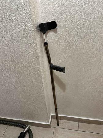 Отдам локтевой костыль
