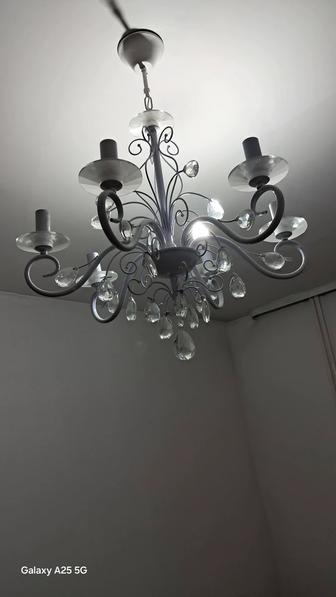 Продам люстру