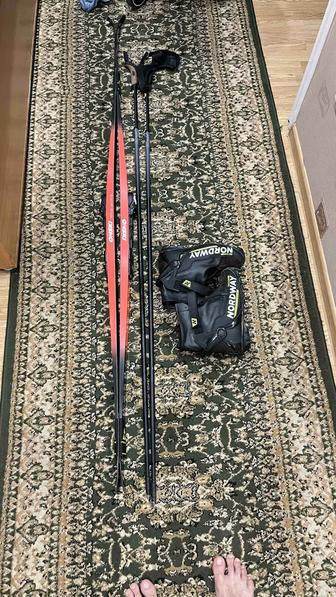 Лыжи , лыжные ботинки , палки беговые !