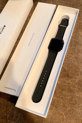 Продам Apple watch 3 серии. В комплекте идет оригинальная коробка, зарядка