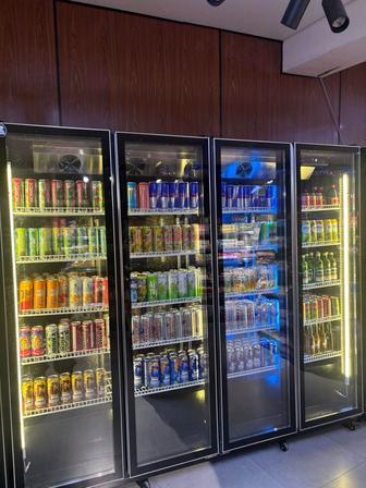 Витринные холодильники 4 дверные почти новые