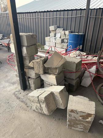 Отдам даром пенополистироловые блоки и сетка вр