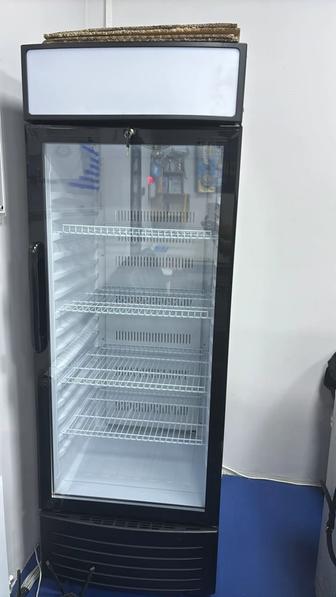 Продам витрины холодильник
