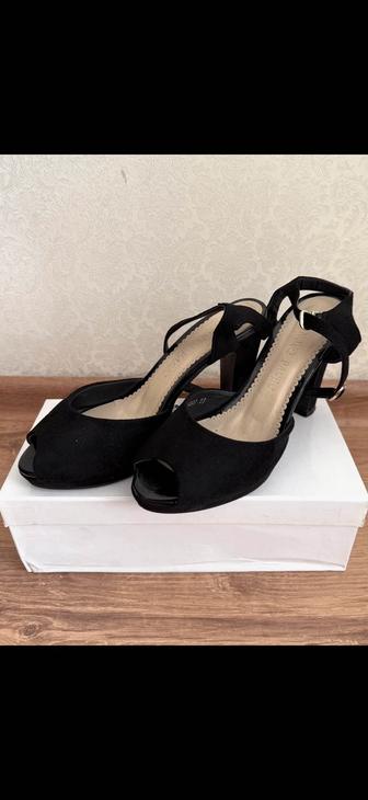 Босоножки женские