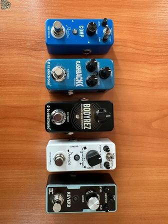 Педаль эффектов reverb ,delay, compressor,flanger,bod