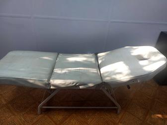 Продам кушетку с регулировкой для головы.