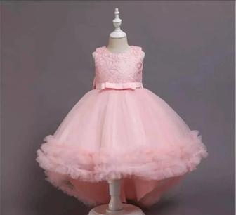 Продам платье на девочку 4-5-6 лет