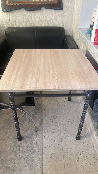 Кухонный стол