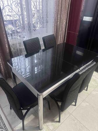 Кухонный стол