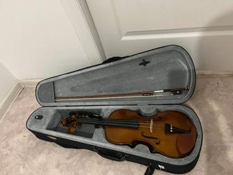 Продам срочно скрипку новую , размер целая