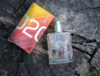 Essentric Molecules Molecule 02