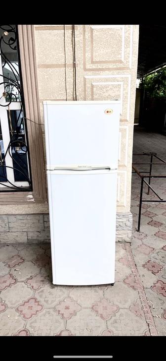 Продам холодильник