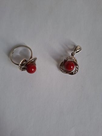 Кольцо и подвеска (коралл в серебре)