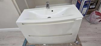 Продам раковину с тумбой и смесителем б/у состояние хорошее