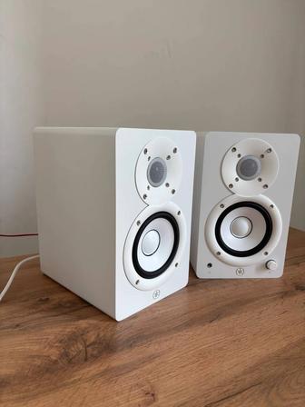 Продаю студийные мониторы Yamaha HS4